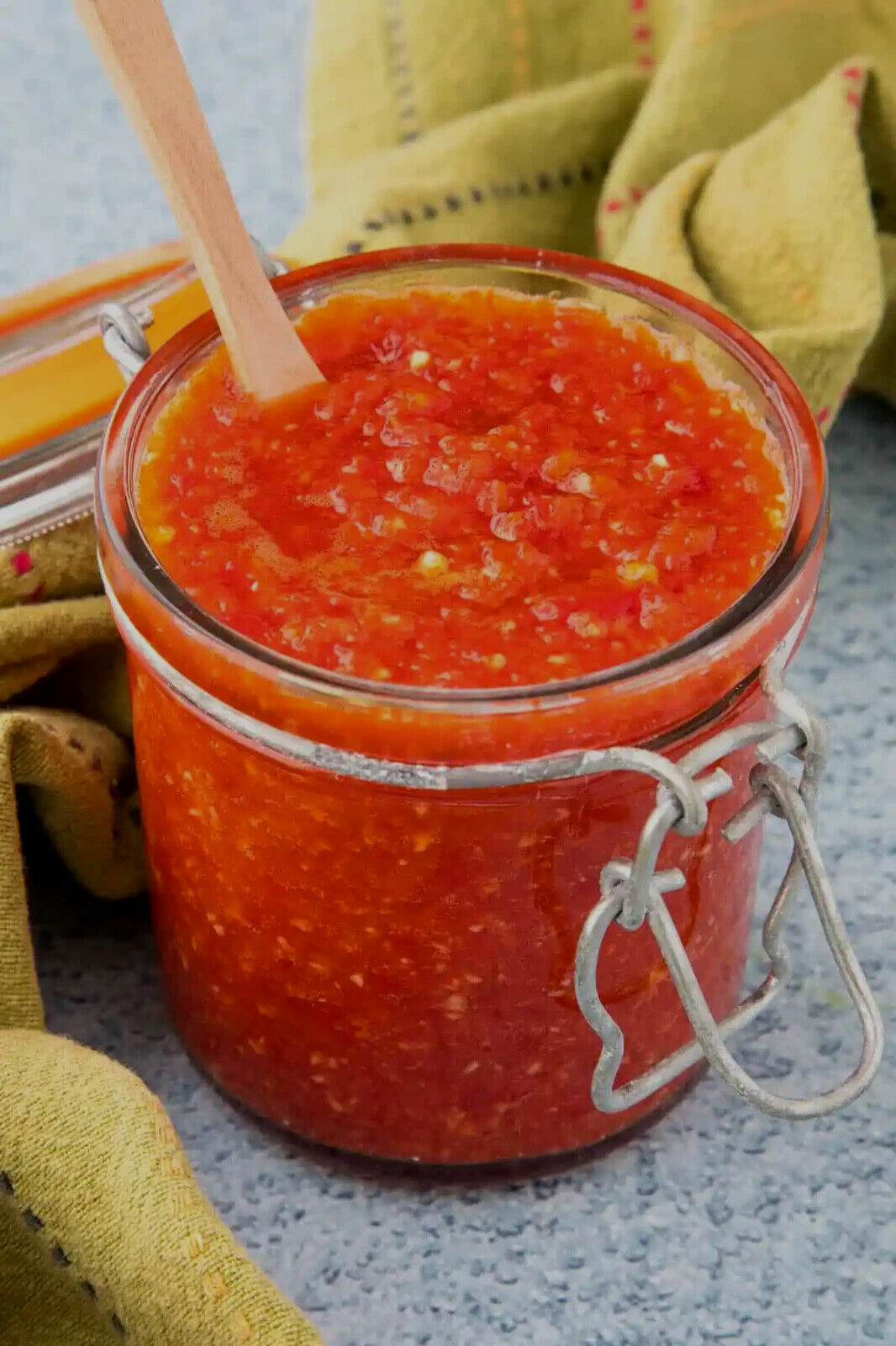 Huy Fong SamBal Oelek Ground Fresh Chili Paste 136 oz (8.5 Lbs)-2/2026