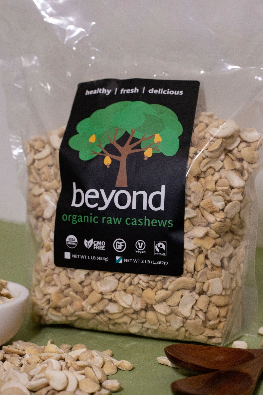 RAW ORGANIC CASHEW HALVES & PIECES -1 LB by beyond (Non-GMO, Fairtrade, Vegan)