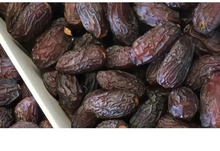 11 LB -MEDJOOL DATES. TIGHT SKIN – SWEET…. CALIFORNIA FRESH