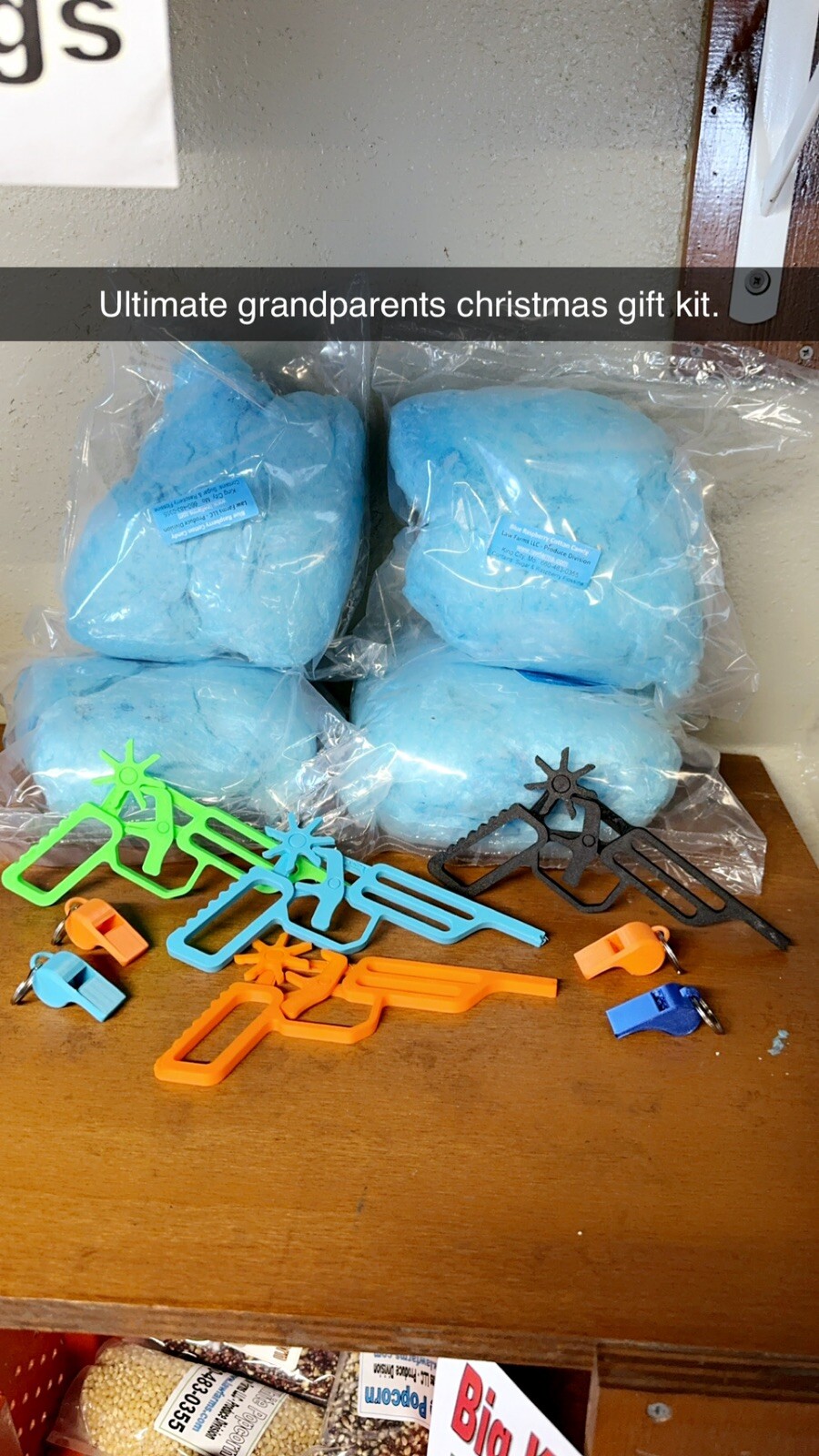 Ultimate grandparents Gift Kit – 4 Bags Cotton Candy, 4 Whistles & 4 Rubber band