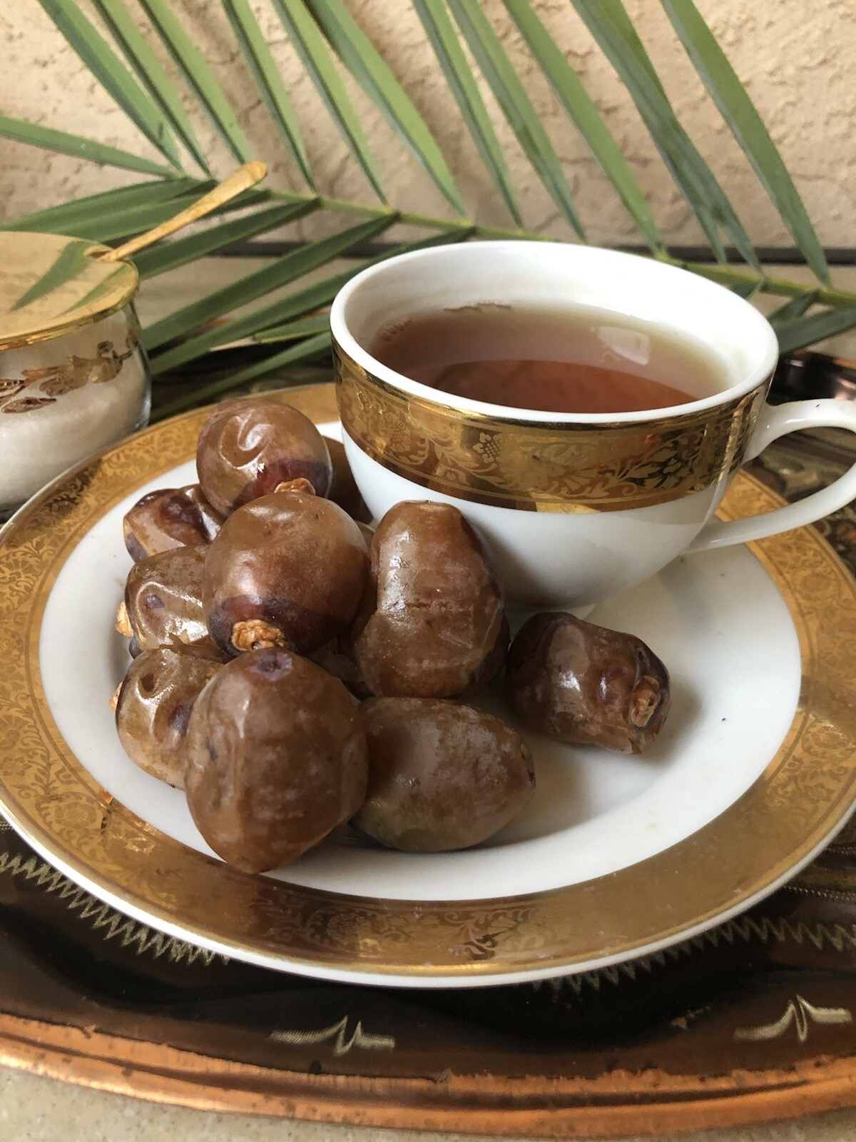 5 LB-BARHI BROWN DATES. CALIFORNIA FRESH. WE SELL MEDJOOL TOO! FAST SHIPPING.