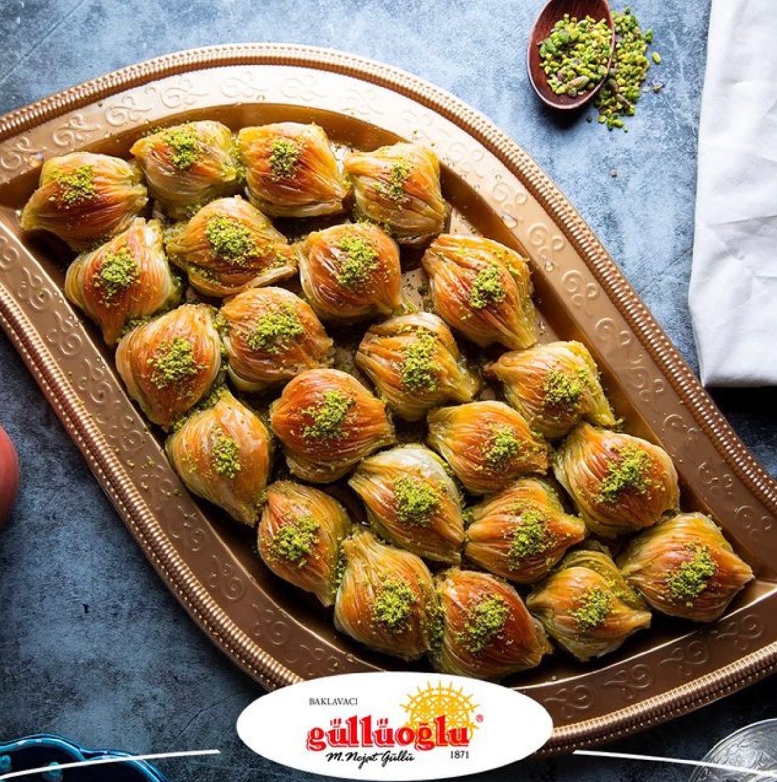 Gulluoglu Mussel Shaped Baklava 1.1lb – 500gr daily fresh shipment from Istanbul