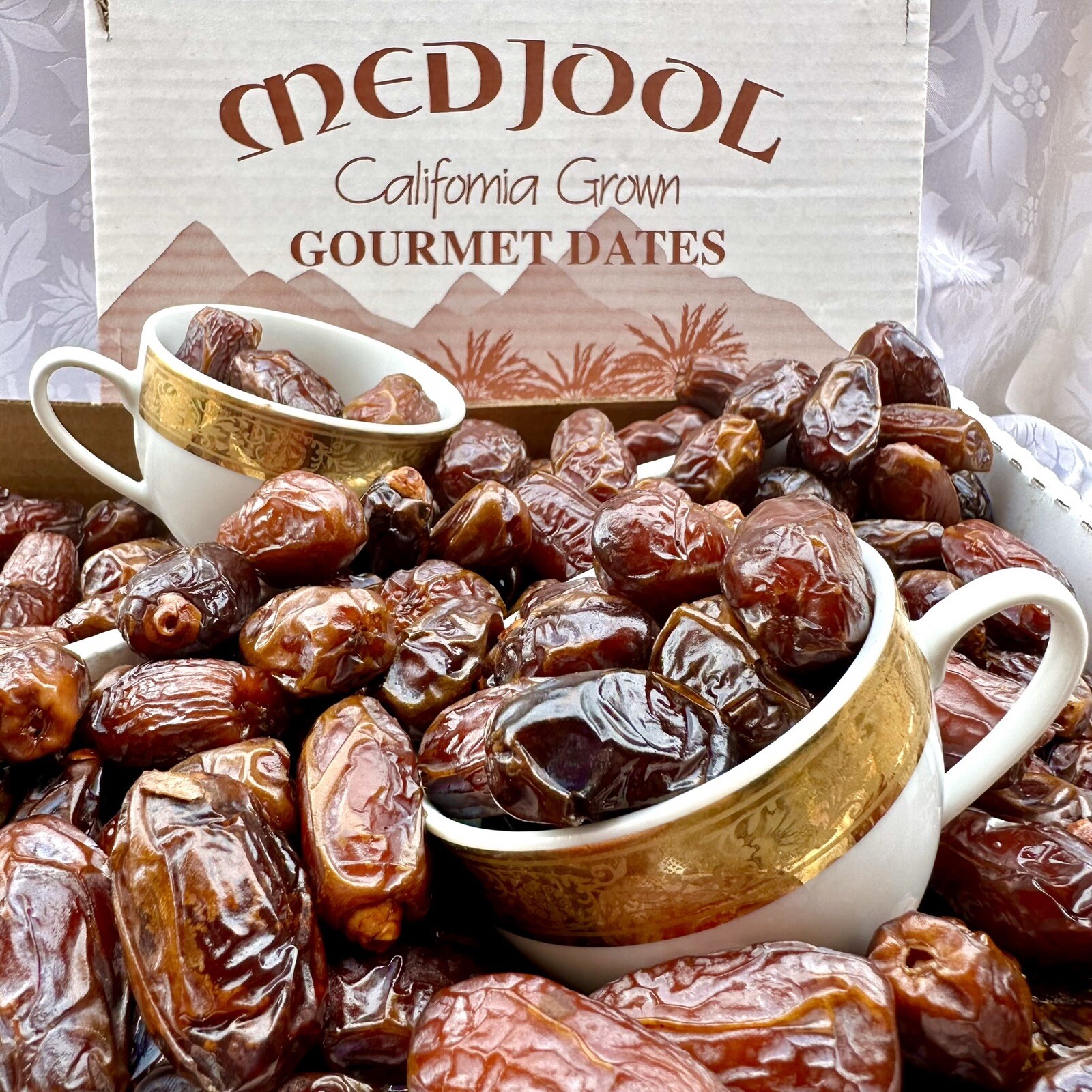 11 LBS X2 BOXES MEDJOOL DATES-M/S SIZE-FRESH CALIFORNIA -FAST FREE SHIPPING-