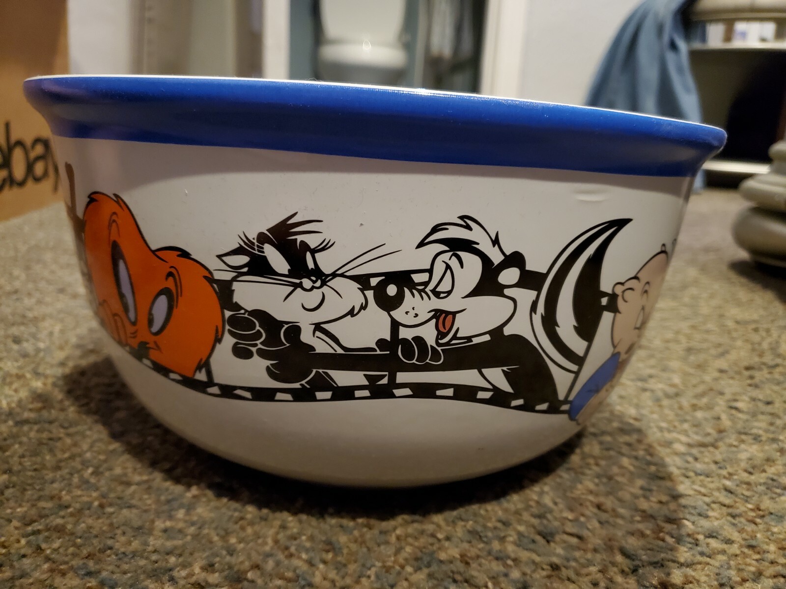 Pepe Le Pew Looney Tunes Bowl. Heavy duty. Collectors item fun to use.