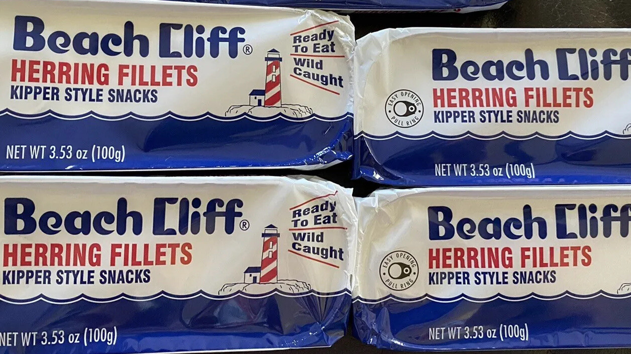 4 Tins Of BEACH CLIFF Herring Fillets.. Kipper Style Snacks. 3.53 oz. Exp.2029