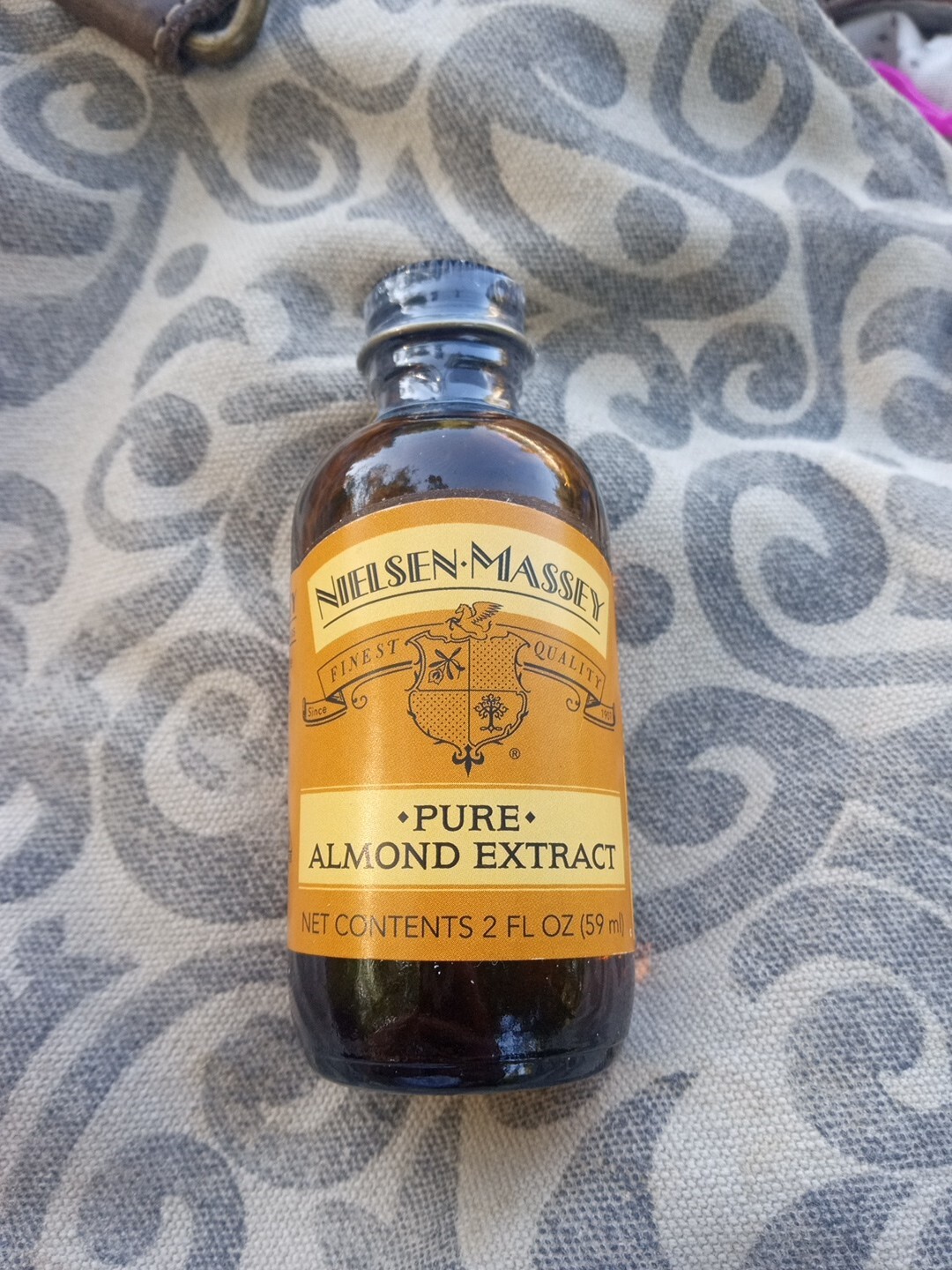 NIELSEN-MASSEY •PURE• ALMOND EXTRACT~ 2 FL OZ (59ML) NEW EXP:04/2025 KOSHER