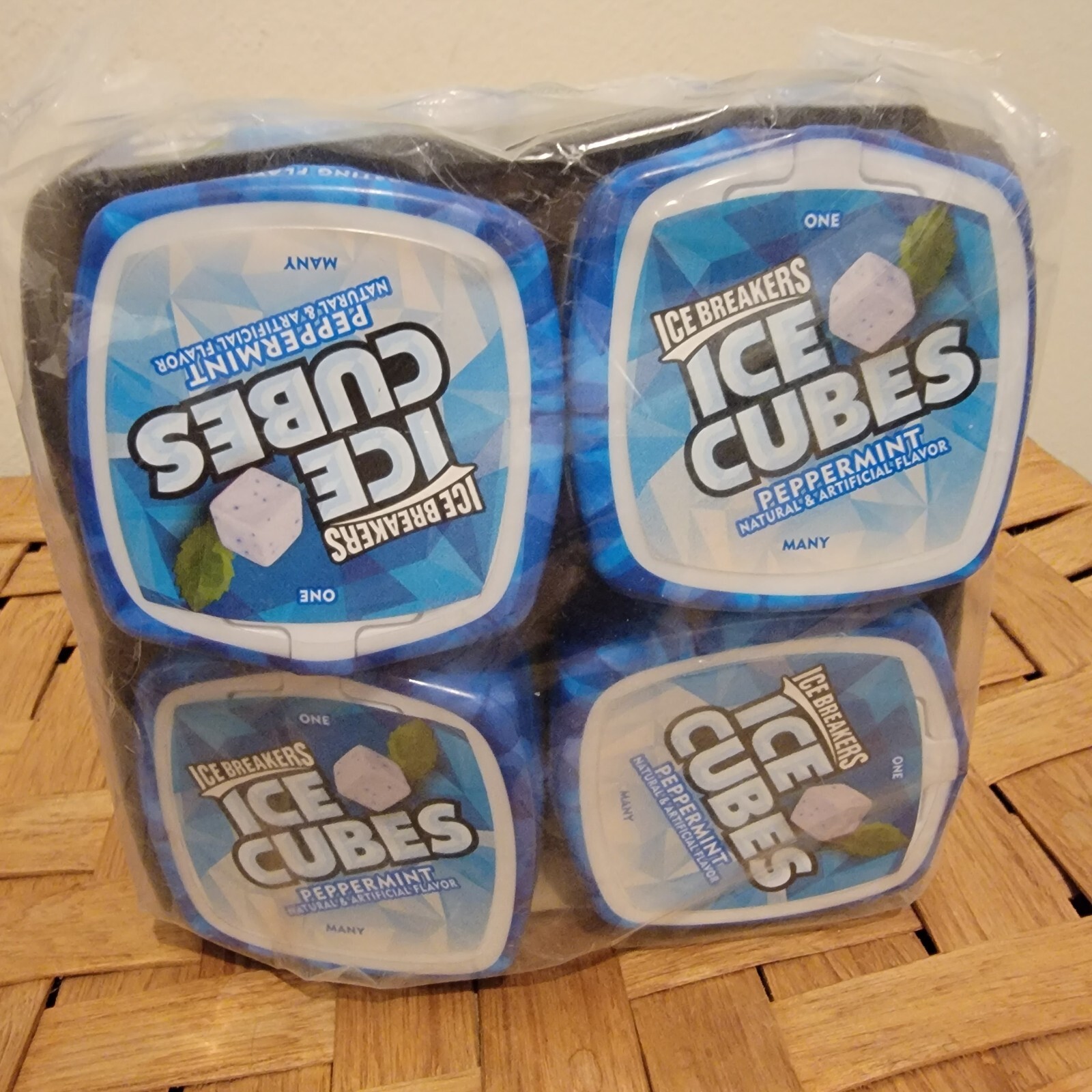 NEW Ice Breakers Ice Cubes Peppermint Gum 40 Count (Pack of 4) 160 Total Pieces