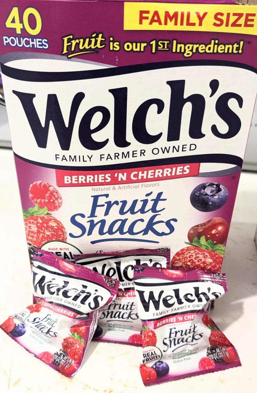 Welch’s Fruit Snacks, Berries ‘n Cherries, 0.8 oz (Pack of 40)