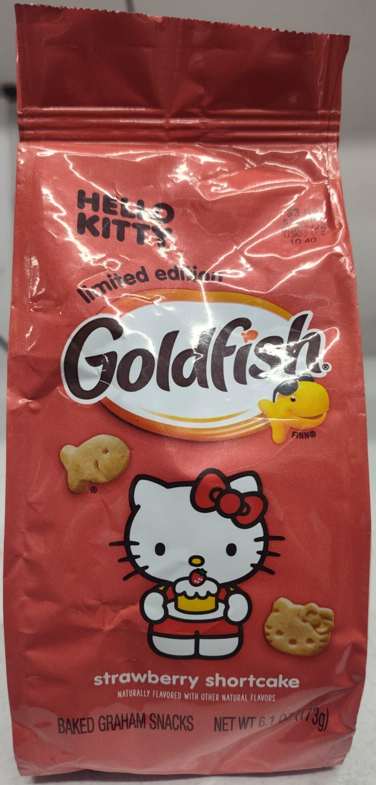 Hello Kitty Goldfish Limited Edition Strawberry Shortcake 6.1 Oz (BB: 05/24)