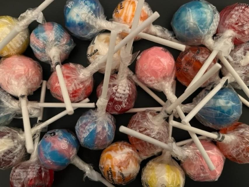 ORIGINAL GOURMET Lollipops/Suckers *MIXED LOT OF FLAVORS* – 25 LOLLIPOPS