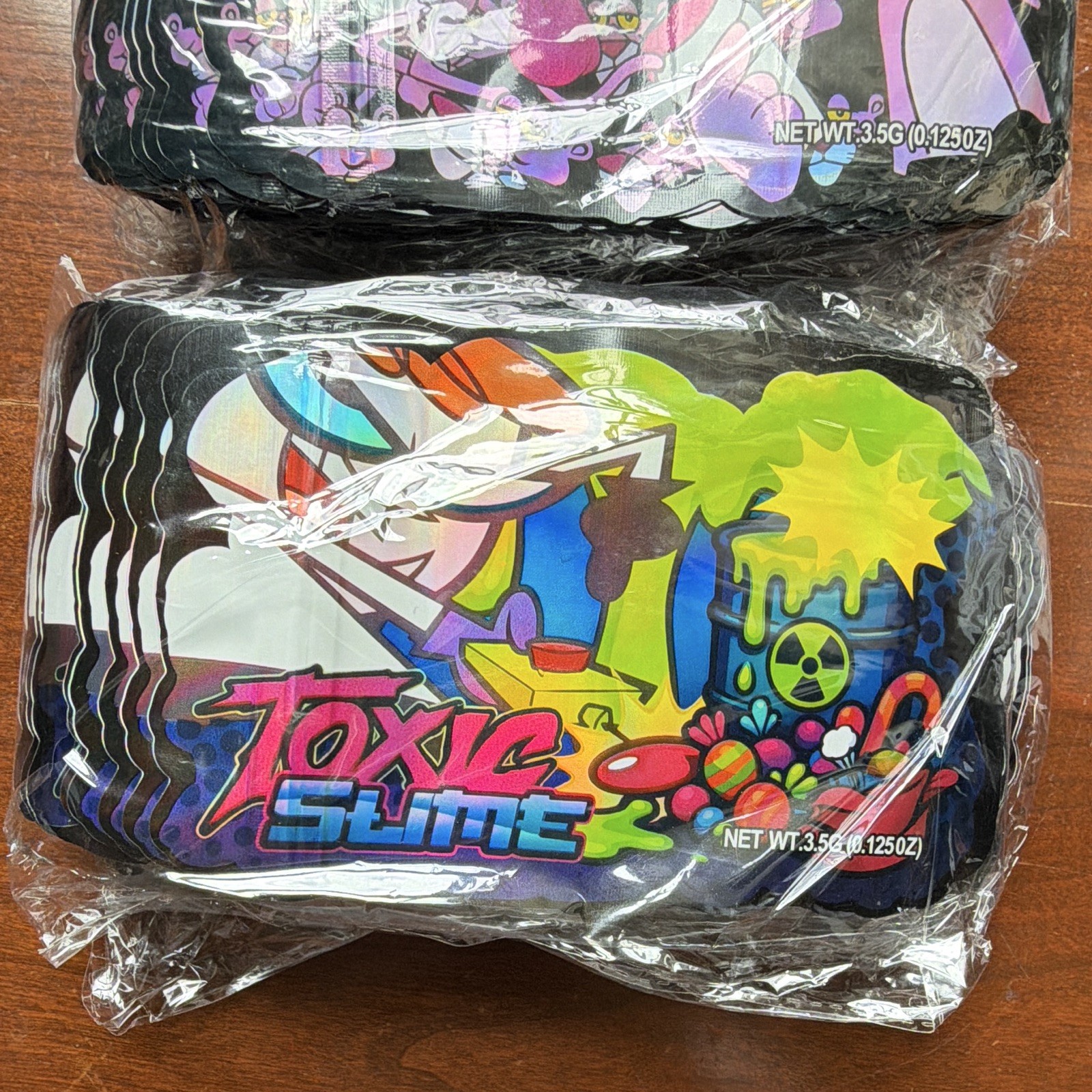 200 Pcs – 3.5g Cut & Shaped Holographic Mylar bags Exotic Trendy Designs