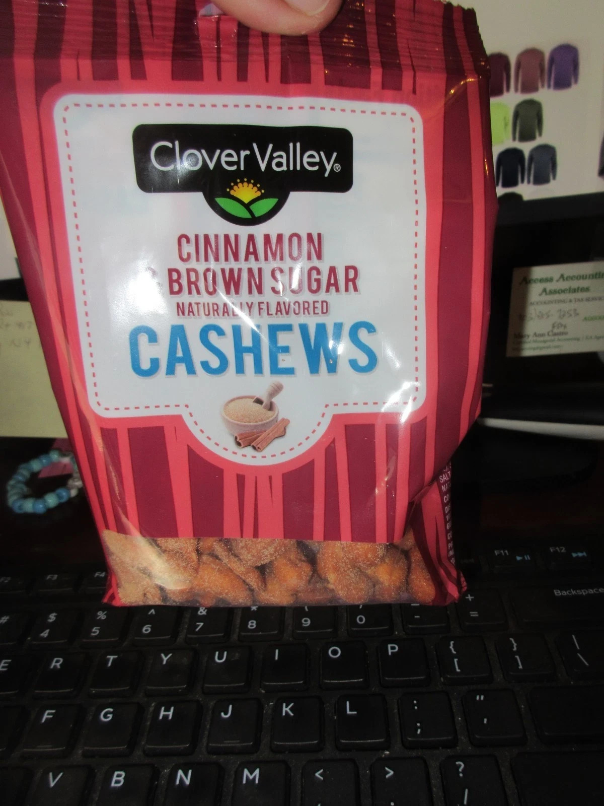 5 Clover Valley Cinnamon & Brown Sugar Cashews 2 Oz Bags EXPIRE 3/2027