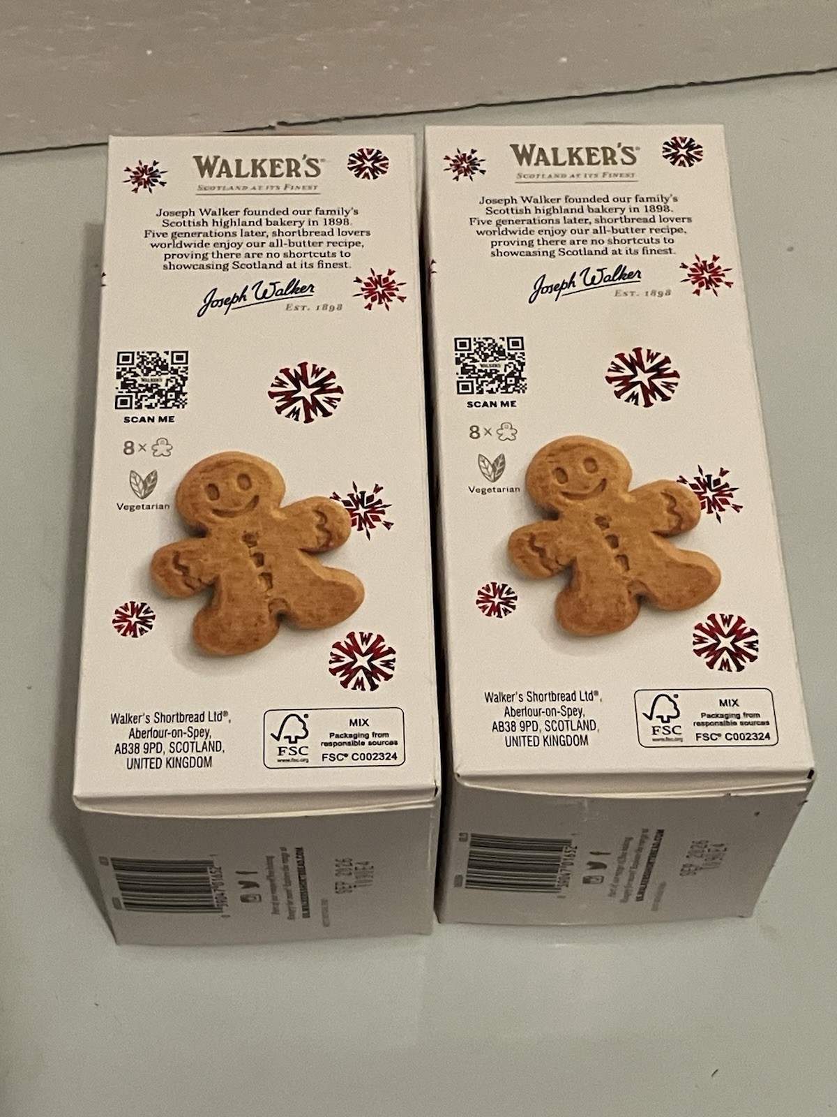 Walker’s Festive Shortbread Gingerbread Men – 4.4 oz Shortbread Cookies Lot of 2