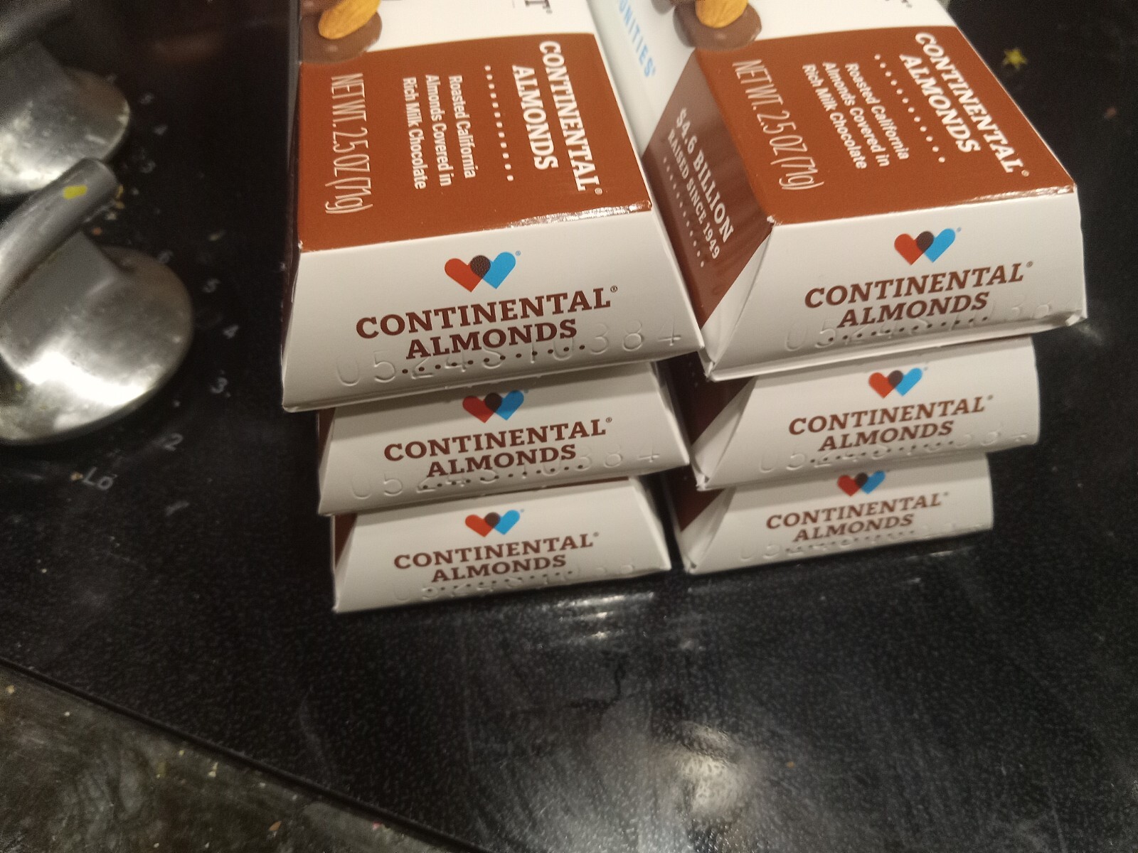 WORLD’S FINEST CHOCOLATE Continental Almonds Covered in Milk Chocolate 6 Boxs*