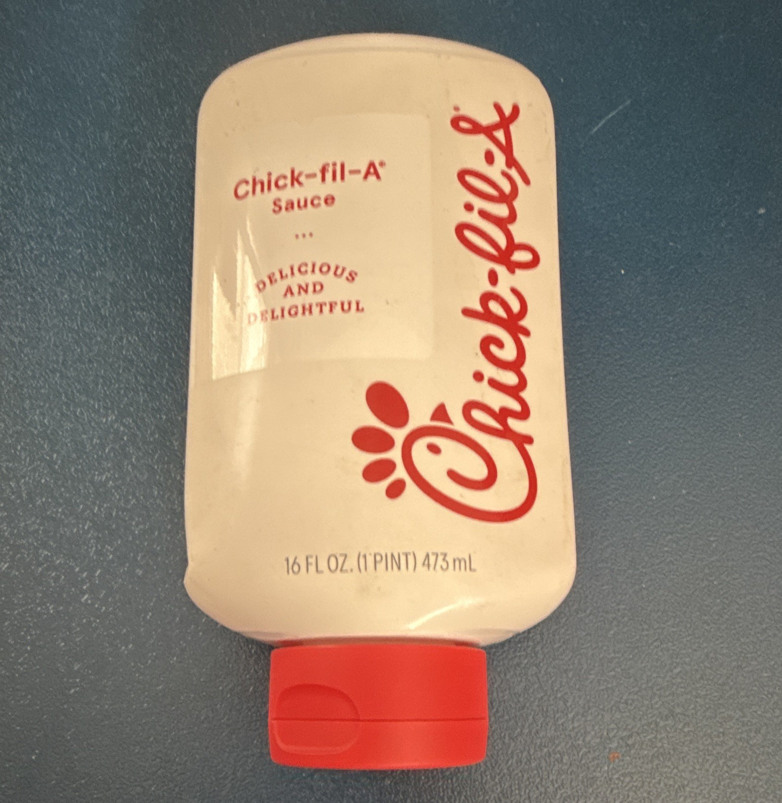 Chick-fil-A Sauce 16 fl oz (473 mL) Squeeze Bottle Dipping Sauce, 16 Servings