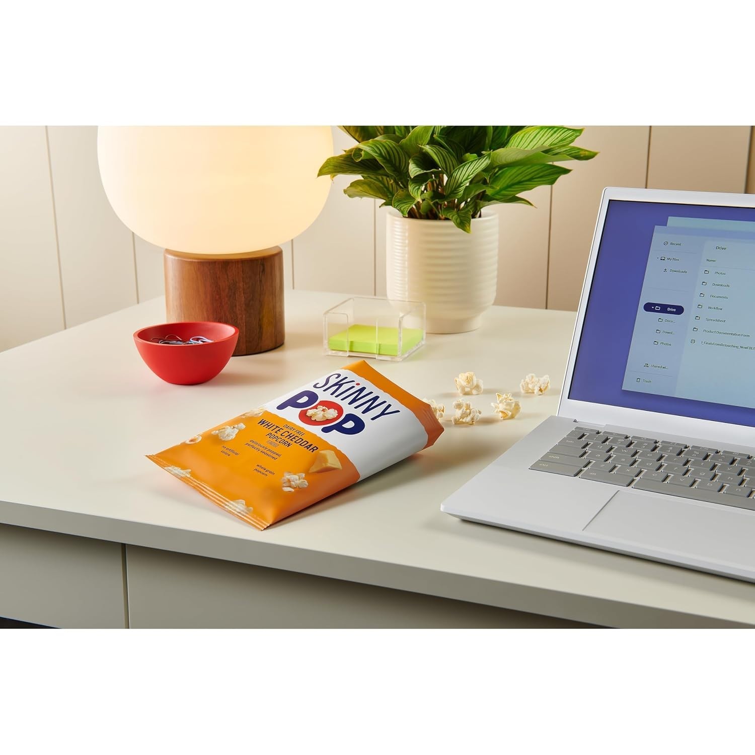 SkinnyPop Popcorn, White Cheddar, Whole Grain, Dairy-Free Snack, 0.65oz Bags 6ct