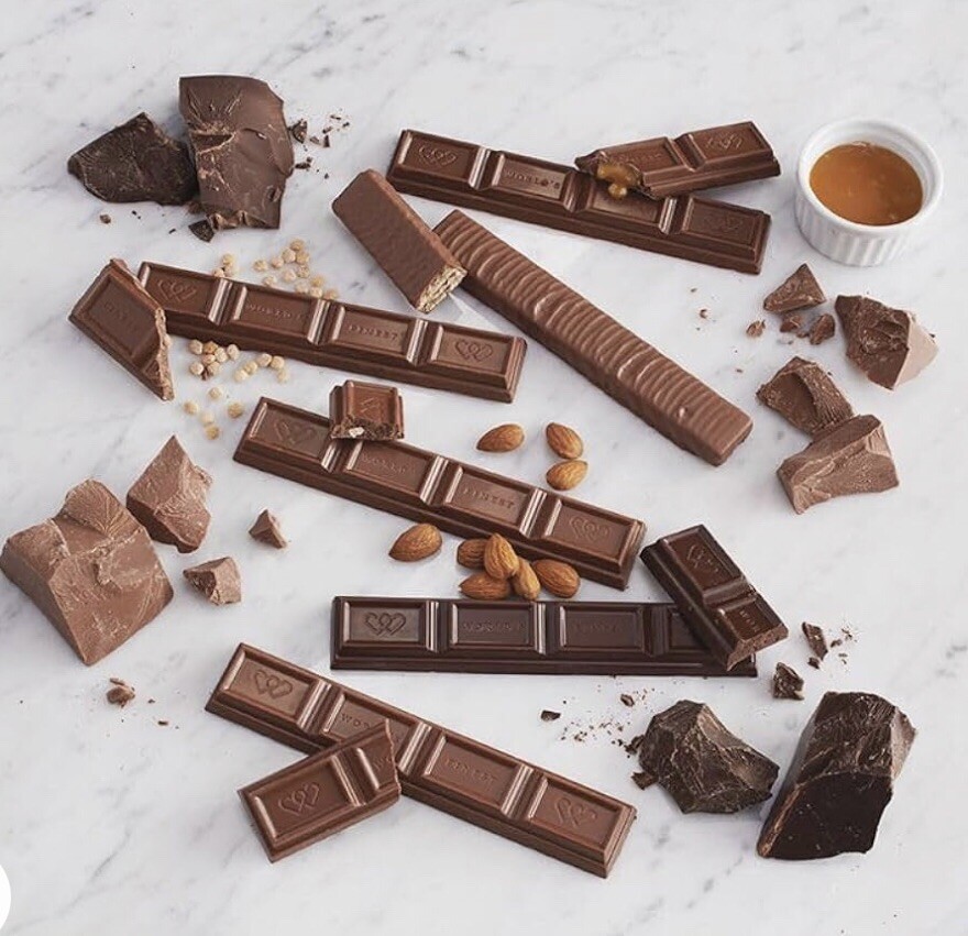 World’s Finest Chocolate ***FREE SHIPPING***Each box has 60 bars! Exp. JUN 2025