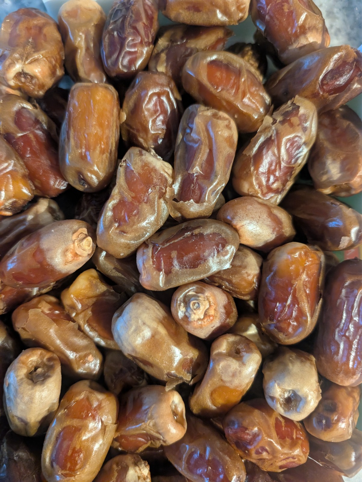 ORGANIC FRESH KOSHER DATES FROM DUBAI – 2 Pounds for $20.