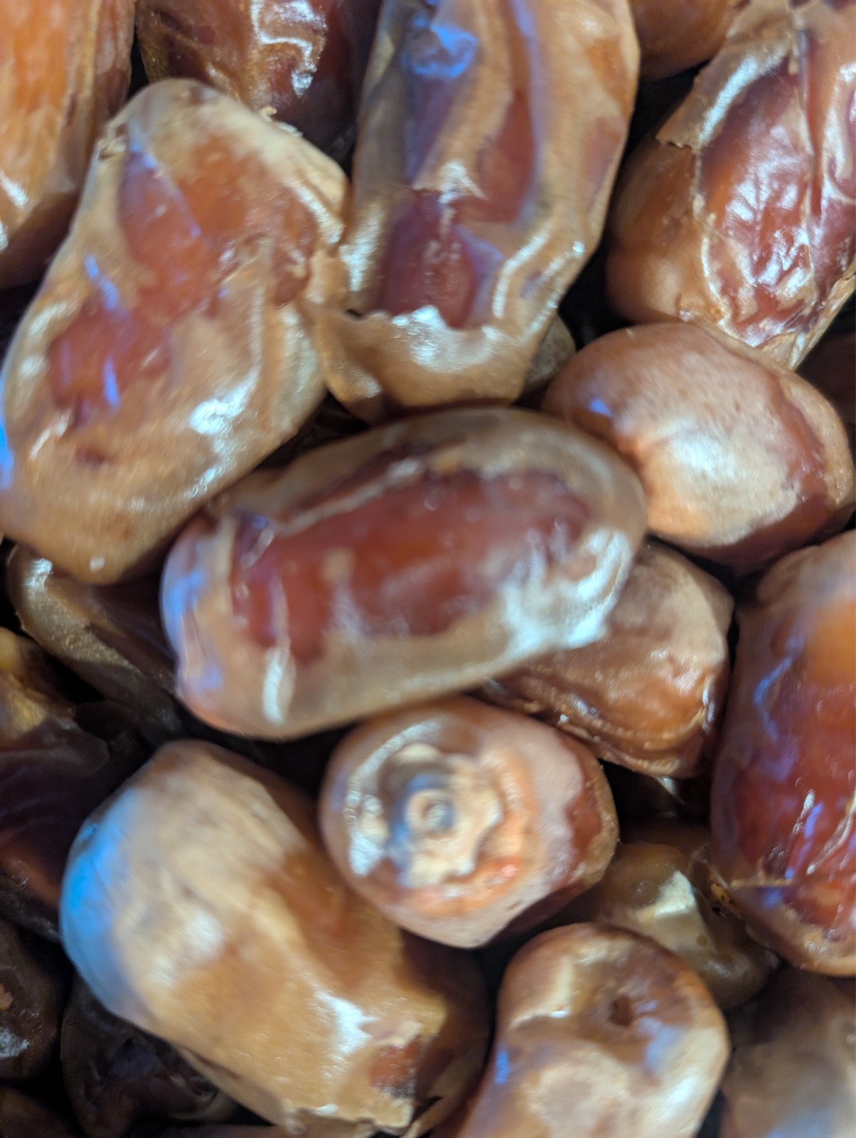 ORGANIC FRESH KOSHER DATES FROM DUBAI – 2 Pounds for $20.
