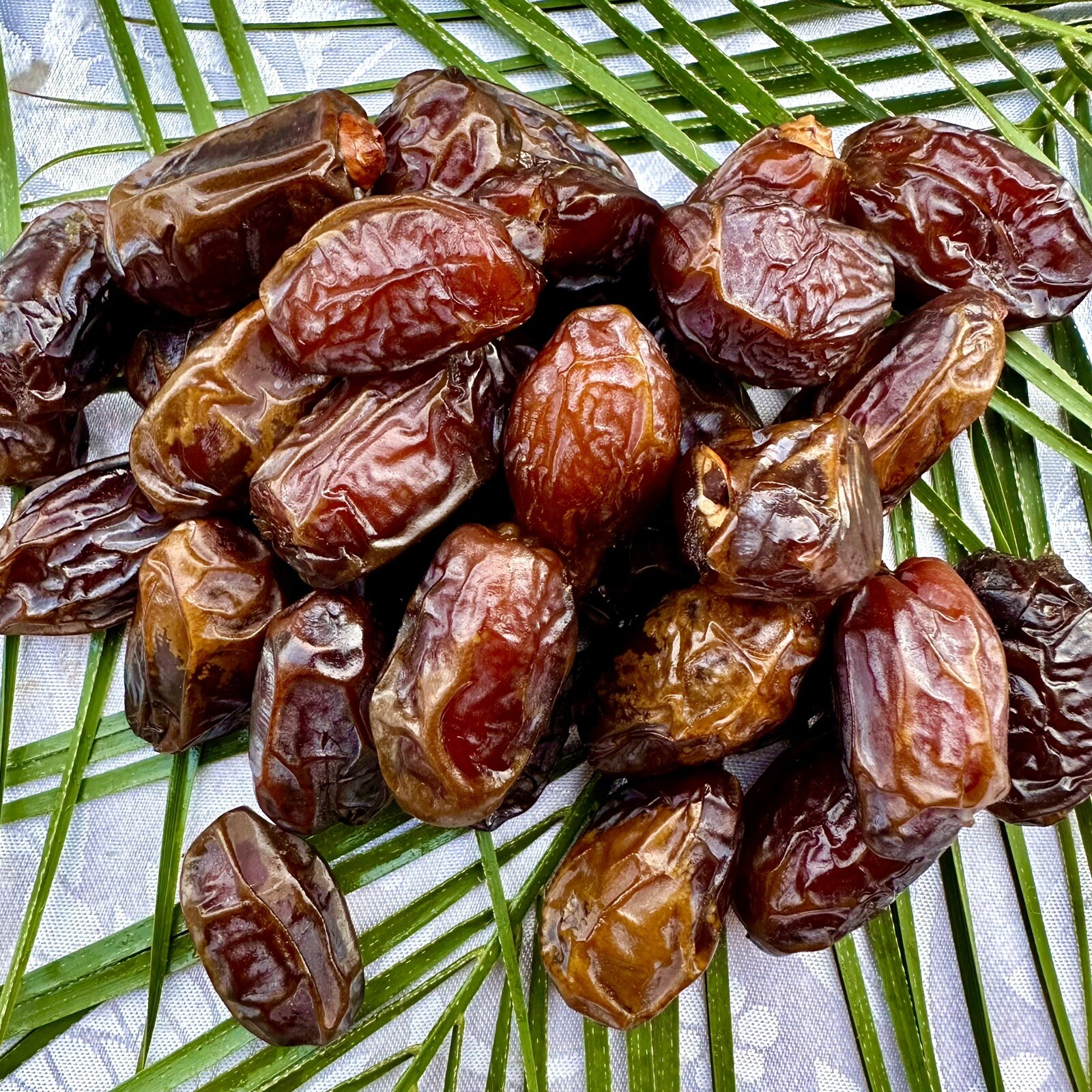 11 LBS X2 BOXES MEDJOOL DATES-M/S SIZE-FRESH CALIFORNIA -FAST FREE SHIPPING-