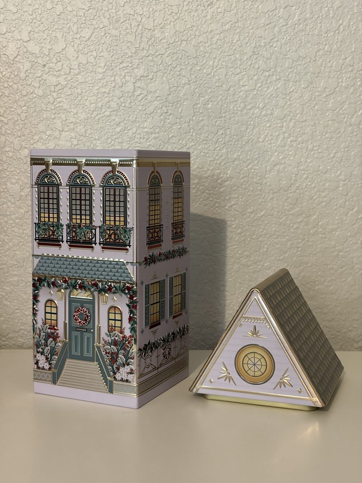 The Silver Crane Co. Winter Festive Houses Speculoos House Cookies 12.1 oz NEW