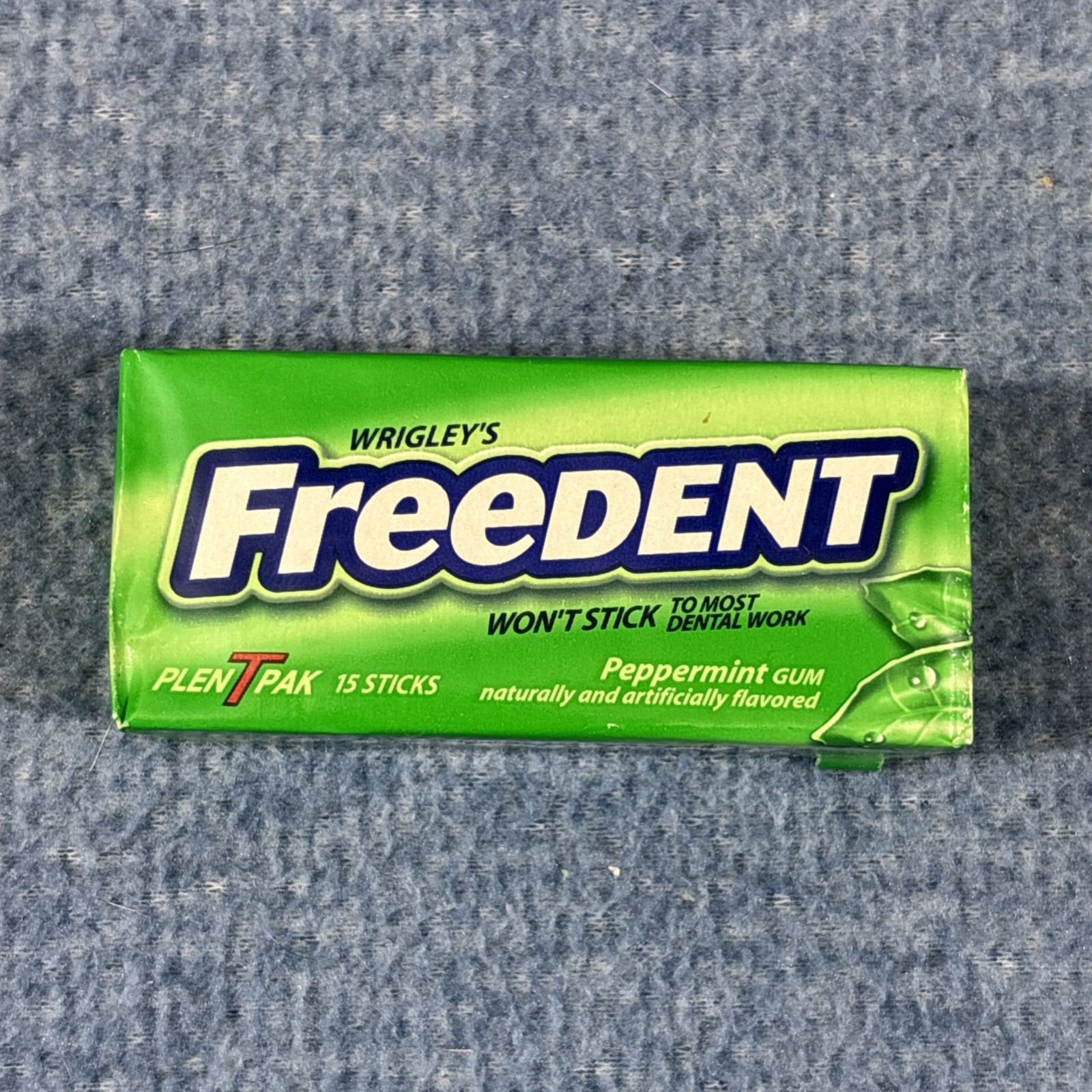 Vtg 1989 Wrigleys FREEDENT Gum 15 Stick Pack PEPPERMINT Flavor MOVIE PROP NOS