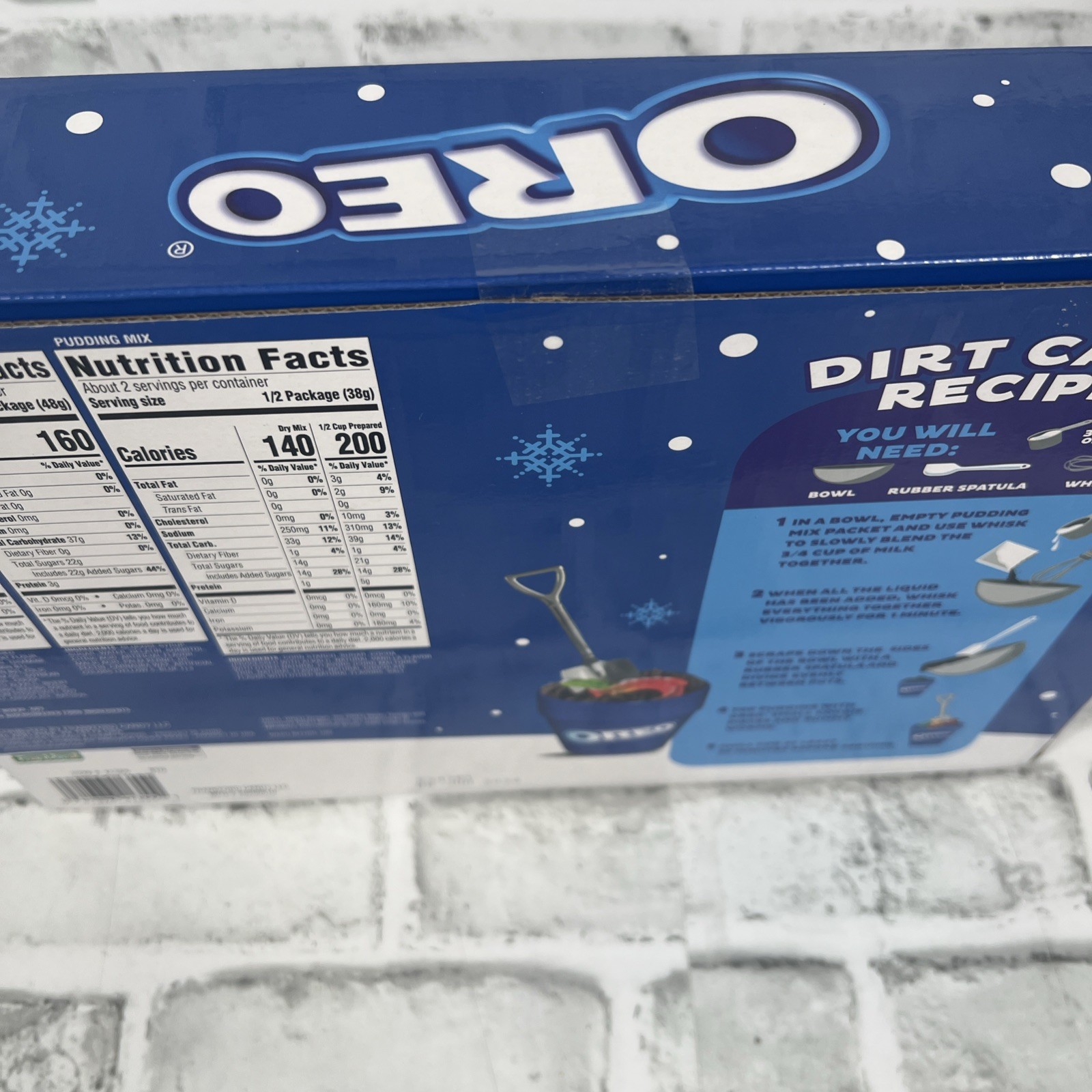 OREO Dirt Cake Kit with Real Cookie Pieces, Gummy Worms, Pudding Mix, 4 Blue Cup