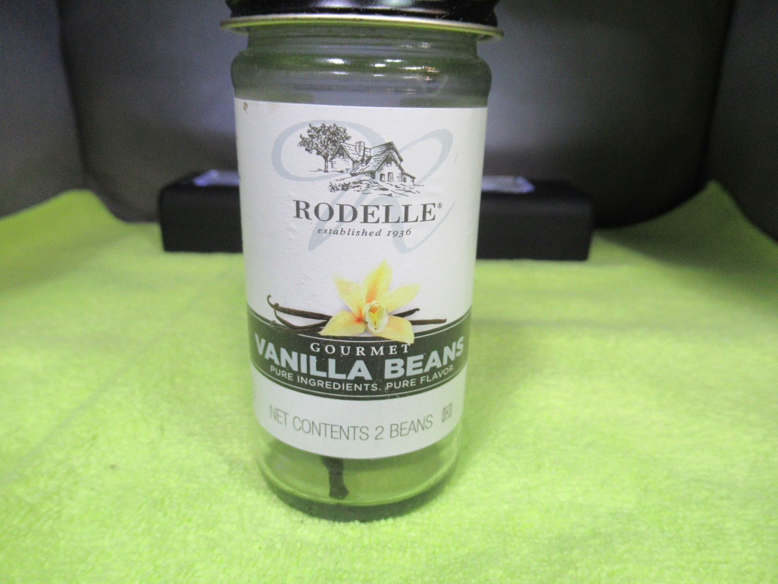 Rodelle Vanilla Bean Whole 2 pieces LOT OF 2