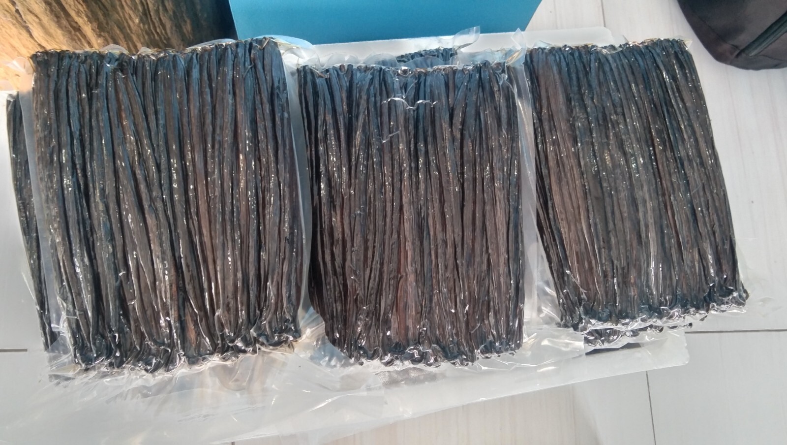 1KG Vanilla Beans Planifolia Grade A 19cm+ 25–35% Moisture | Organic Whole Pods