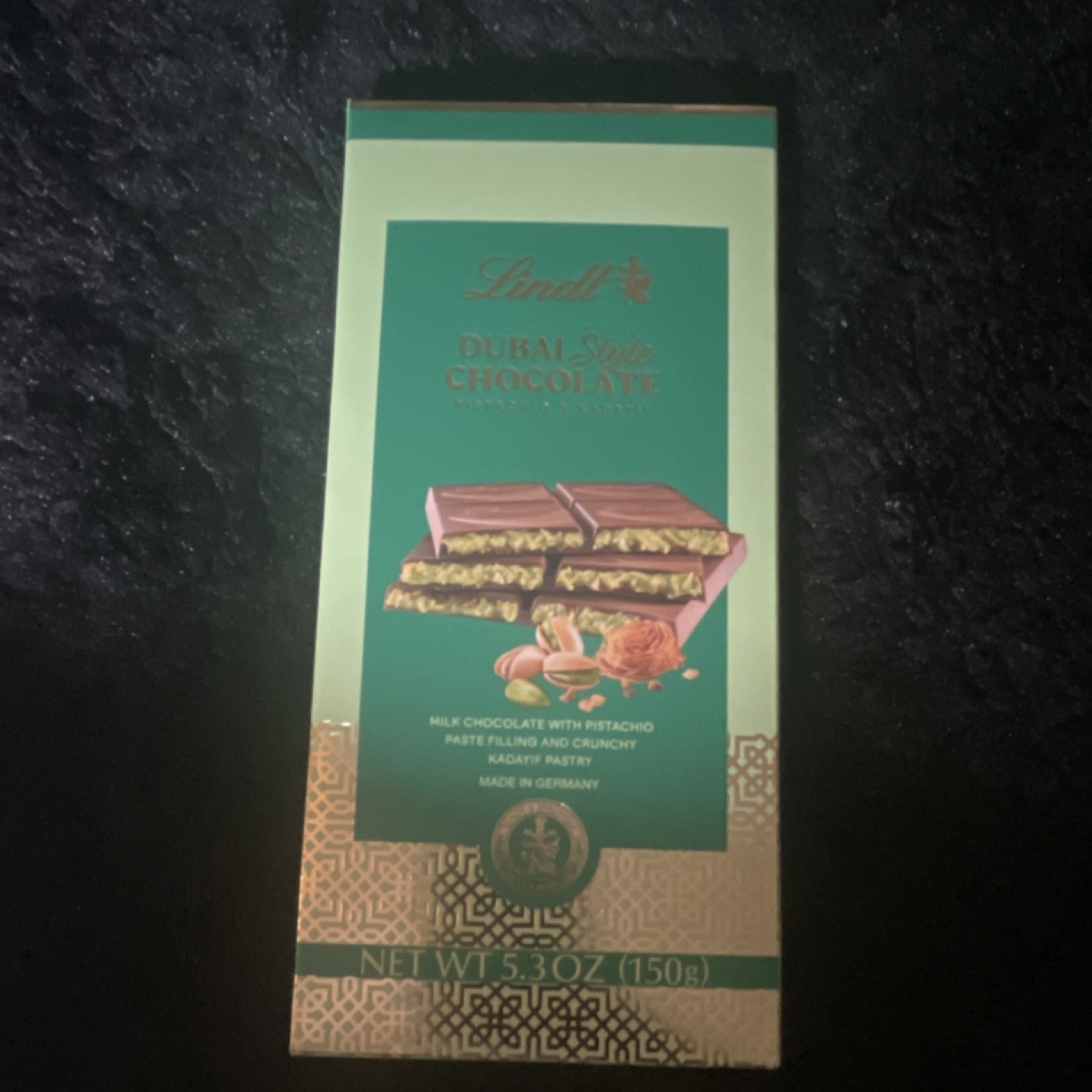 Lindt Dubai Style Milk Chocolate Pistachio & Kadayıf Pastry 150g Box