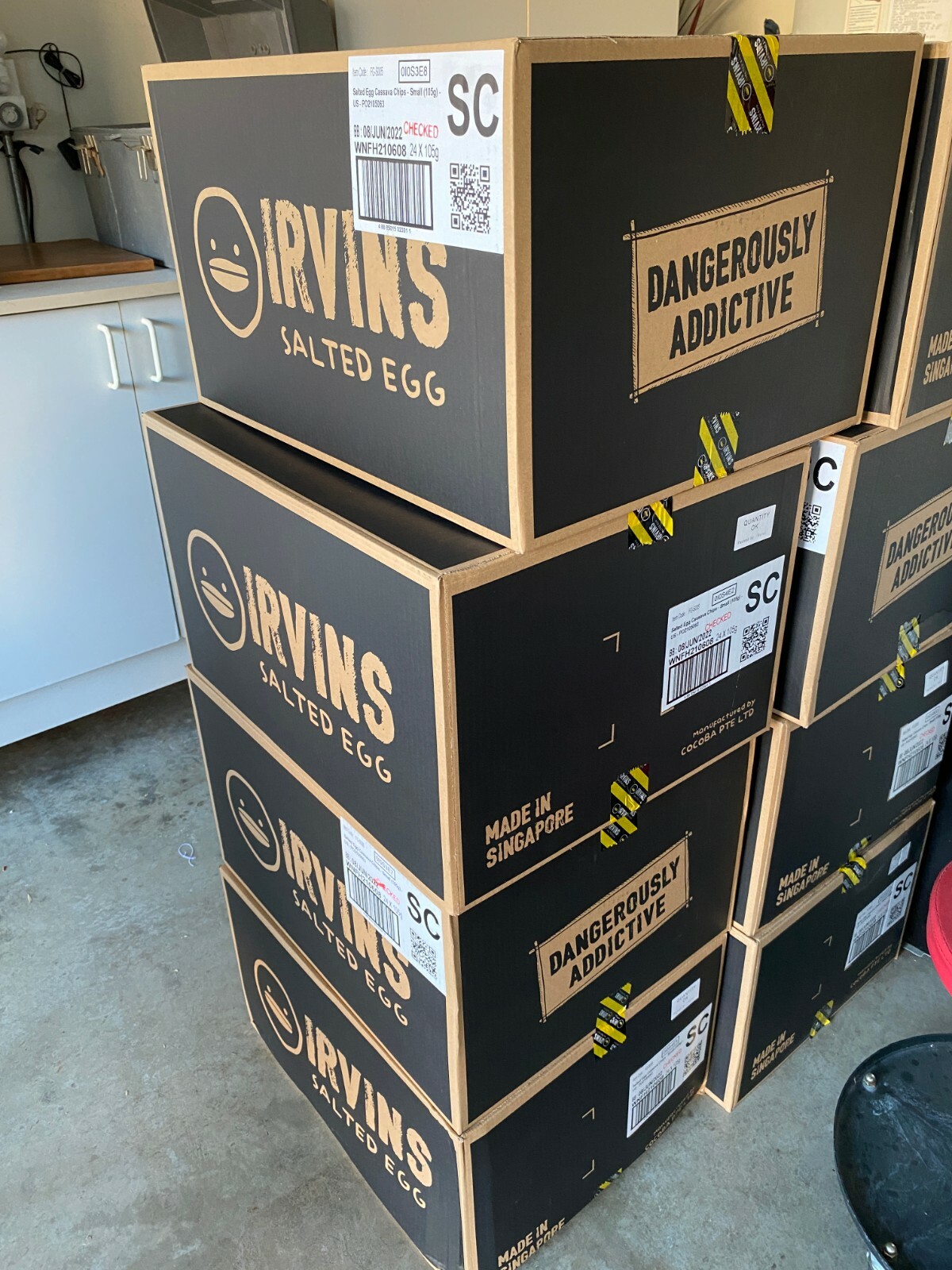 IRVINS Salted Egg Cassava Chips Chef Crafted Salted Chips Full Box 24 Pcs 105g