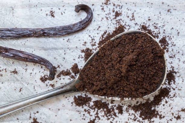 Madagascar Vanilla Bean Powder, Unsweetened (Pure Ground Raw Vanilla Beans) 1lb