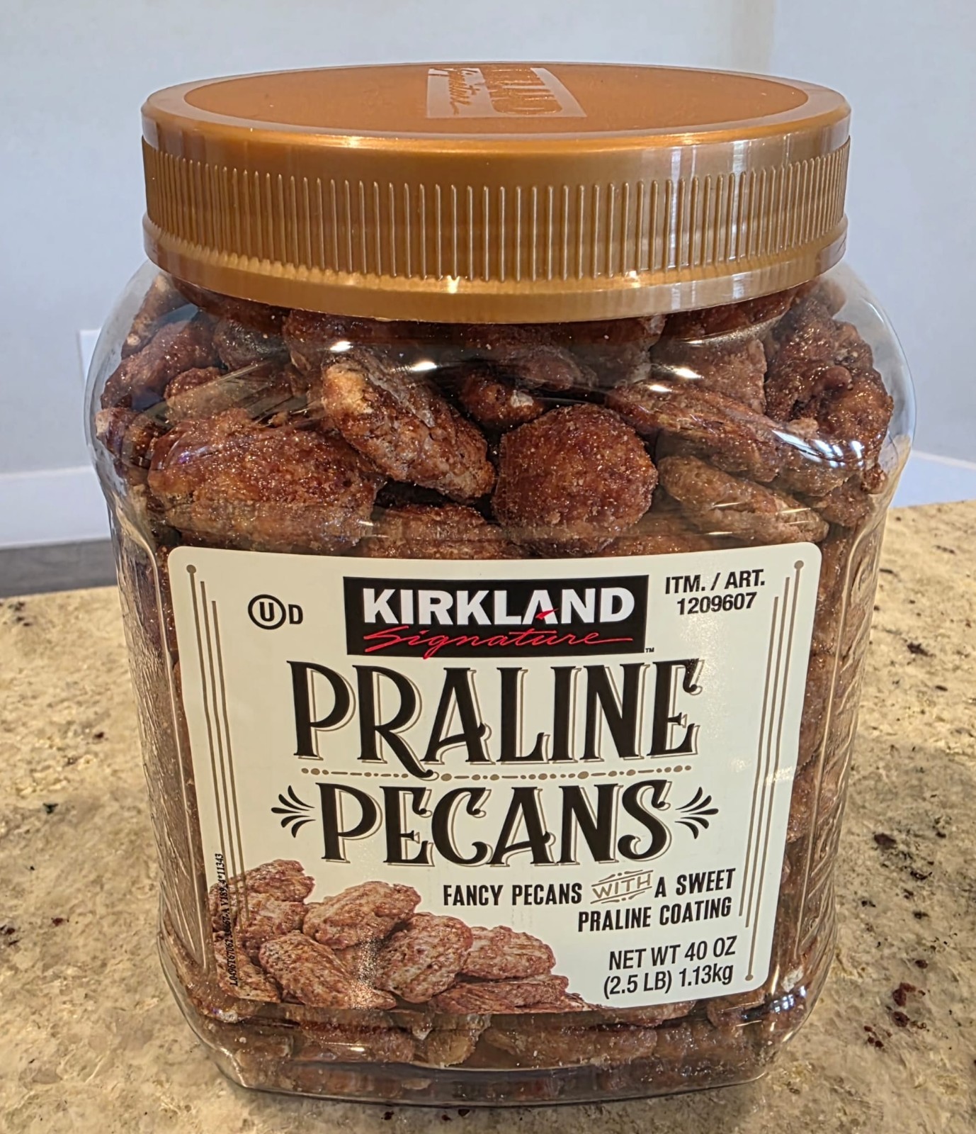 Kirkland Signature Praline Pecans 40 oz Sweet Coated Fancy Pecans Snack 2.5 lb