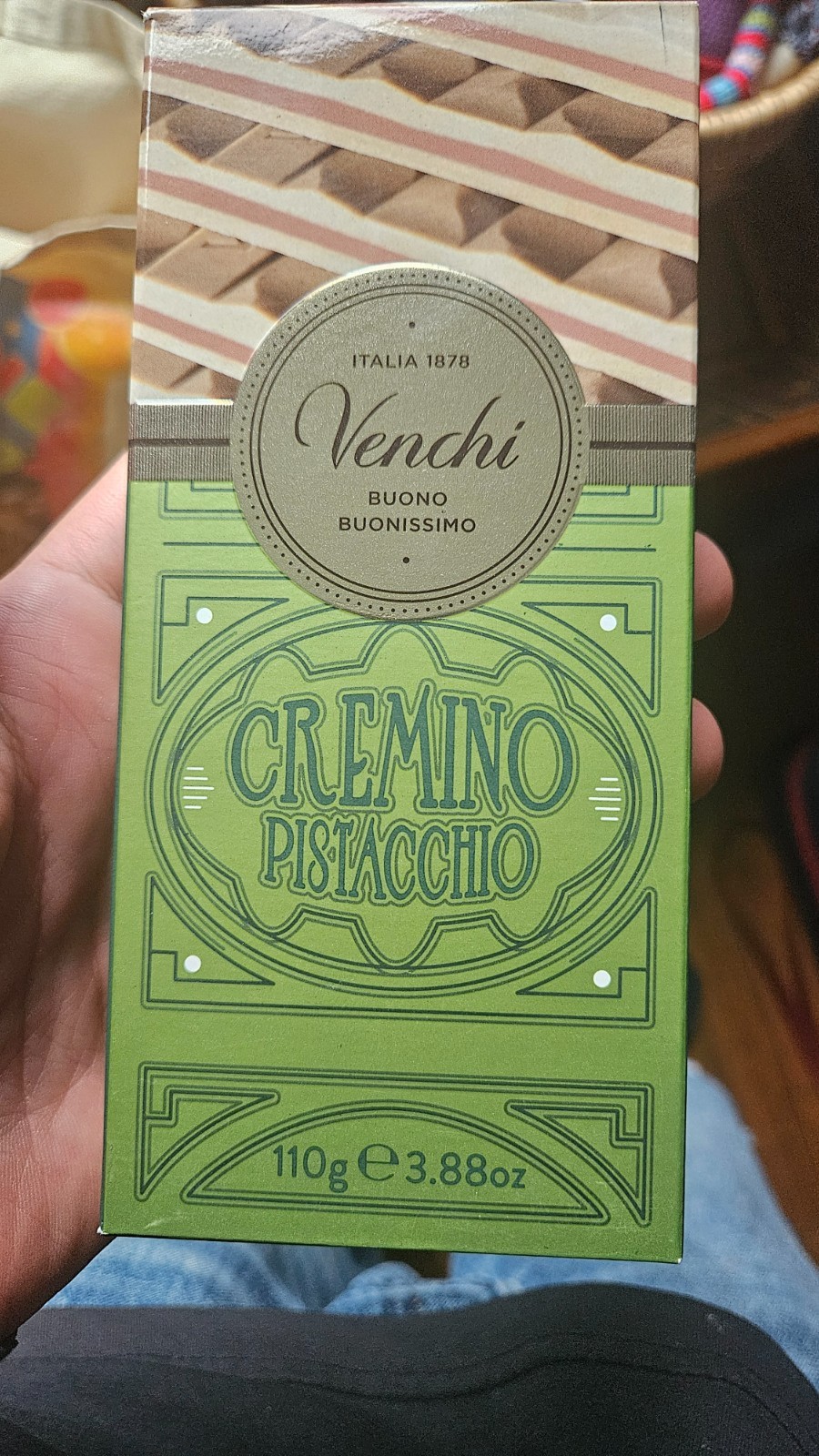 venci pistachio chocolate bar