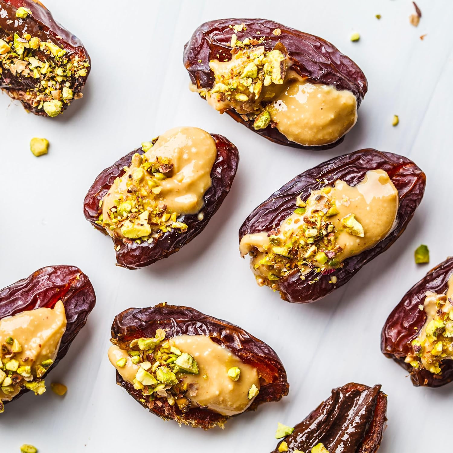 Organic Medjool Dates with Pits, 2.2 Lb (35.2 Oz), Non-Gmo, Gluten-Free, Vegan,