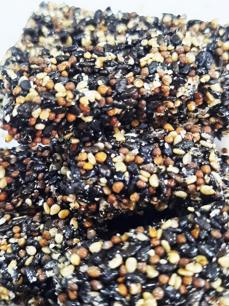 12Packs Sesame Crispy Snack Mixed Grains Dessert Black sesame Vegetarians