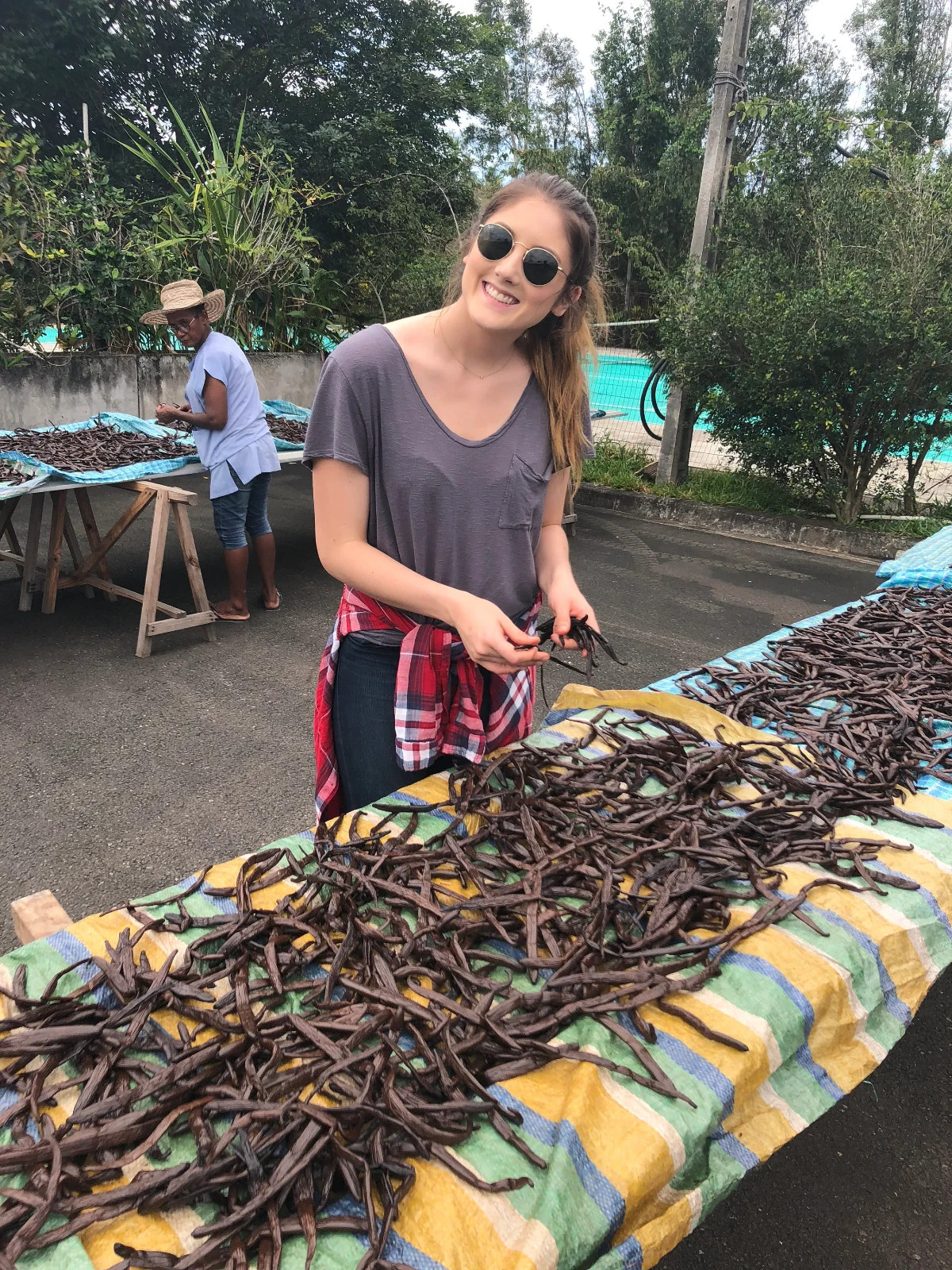 Madagascar Vanilla Powder / Vanilla Specs for baking- Ethically Sourced
