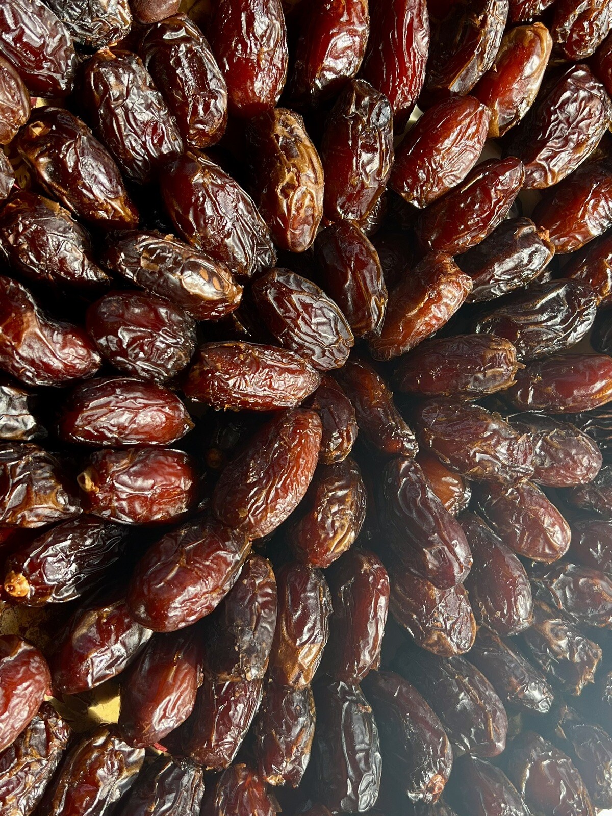 6 LB-MEDJOOL DATES. FRESH CALIFORNIA DATES . FREE FAST SHIPPING.