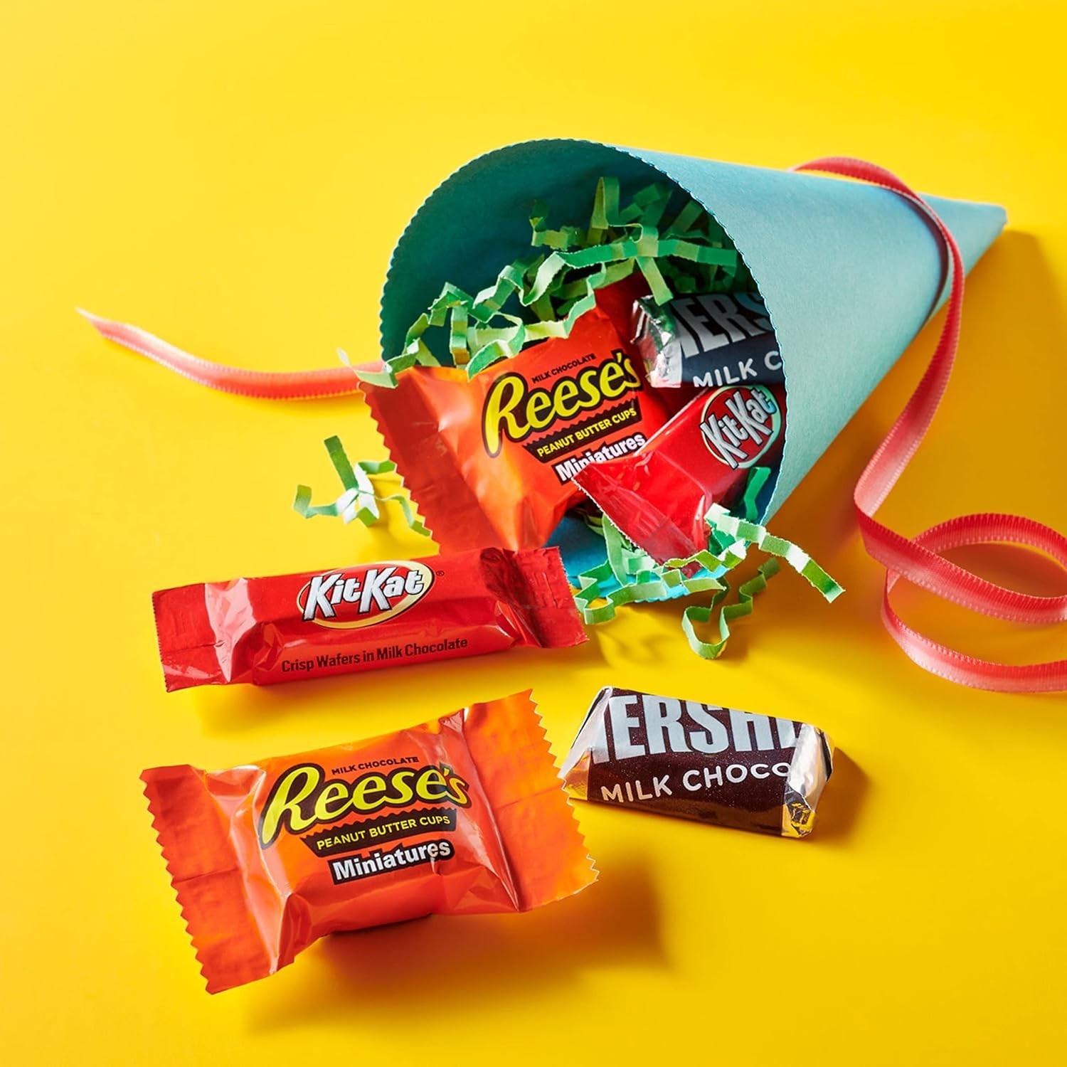 KIT KAT & REESE’S Bulk Assorted Chocolate Candy Bag, 80.32 oz – 265 Pieces