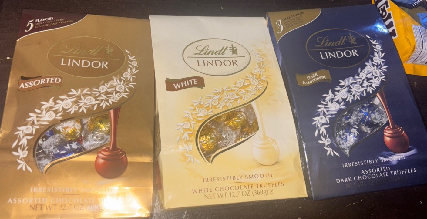 7x Lindt LINDOR Assorted Chocolates -Milk & Dark 12.7 Oz Each- 2520 grams Total