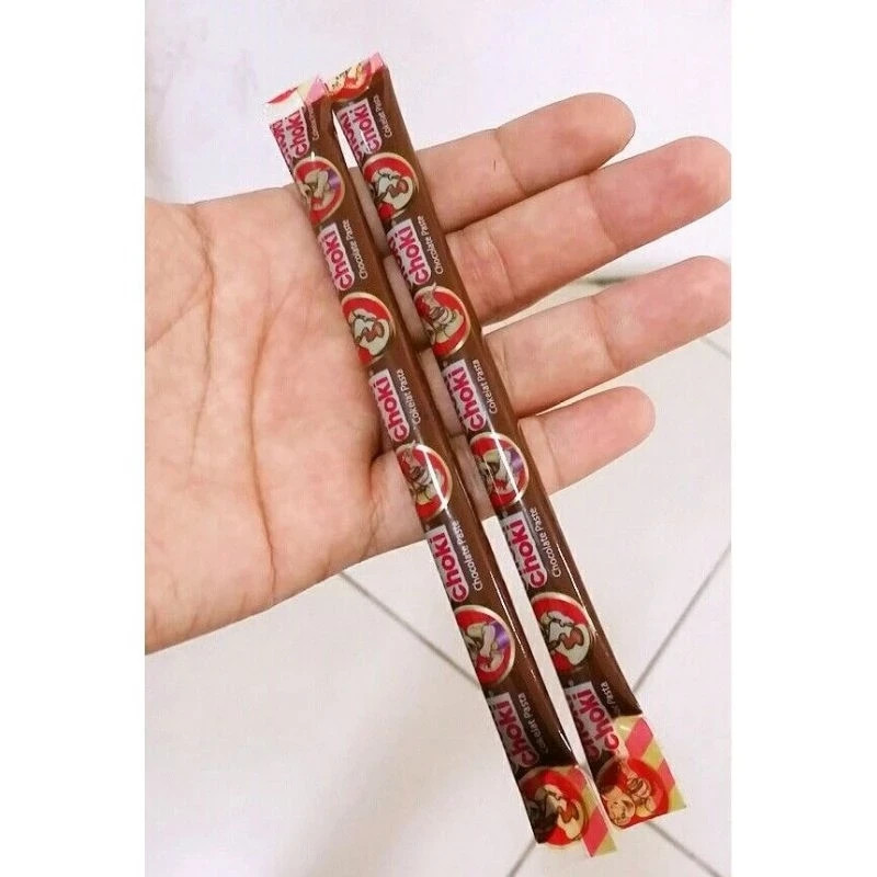 CHOKI-CHOKI 600G PER BOX (60 STICKS)–CHOCOLATE/CHOCOMILK /CHOCOCASHEW – FREE POS