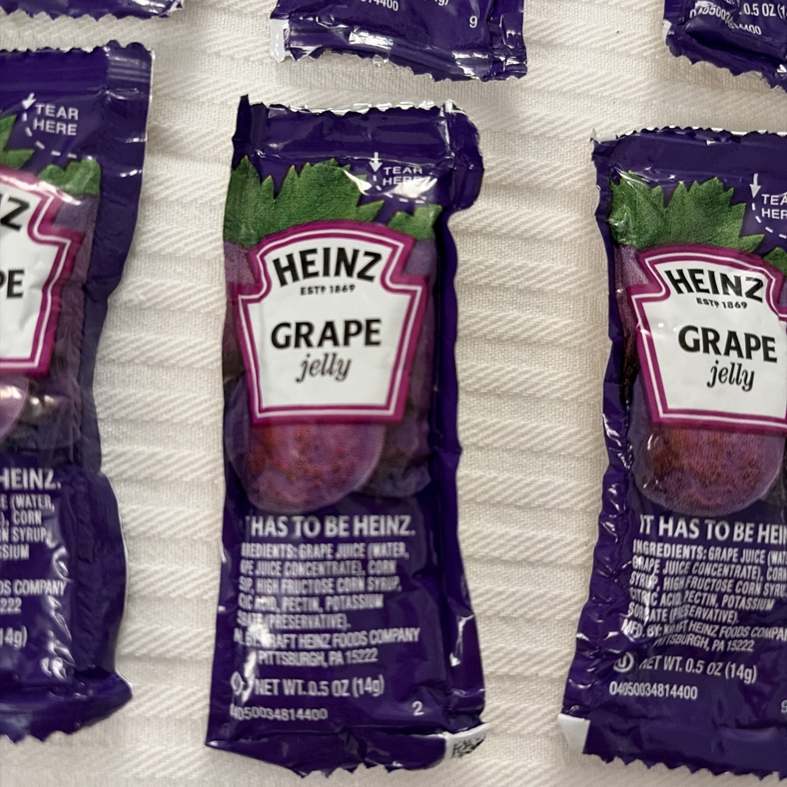 Heinz Grape Jelly condiment packets lot of 12 Pittsburgh PA