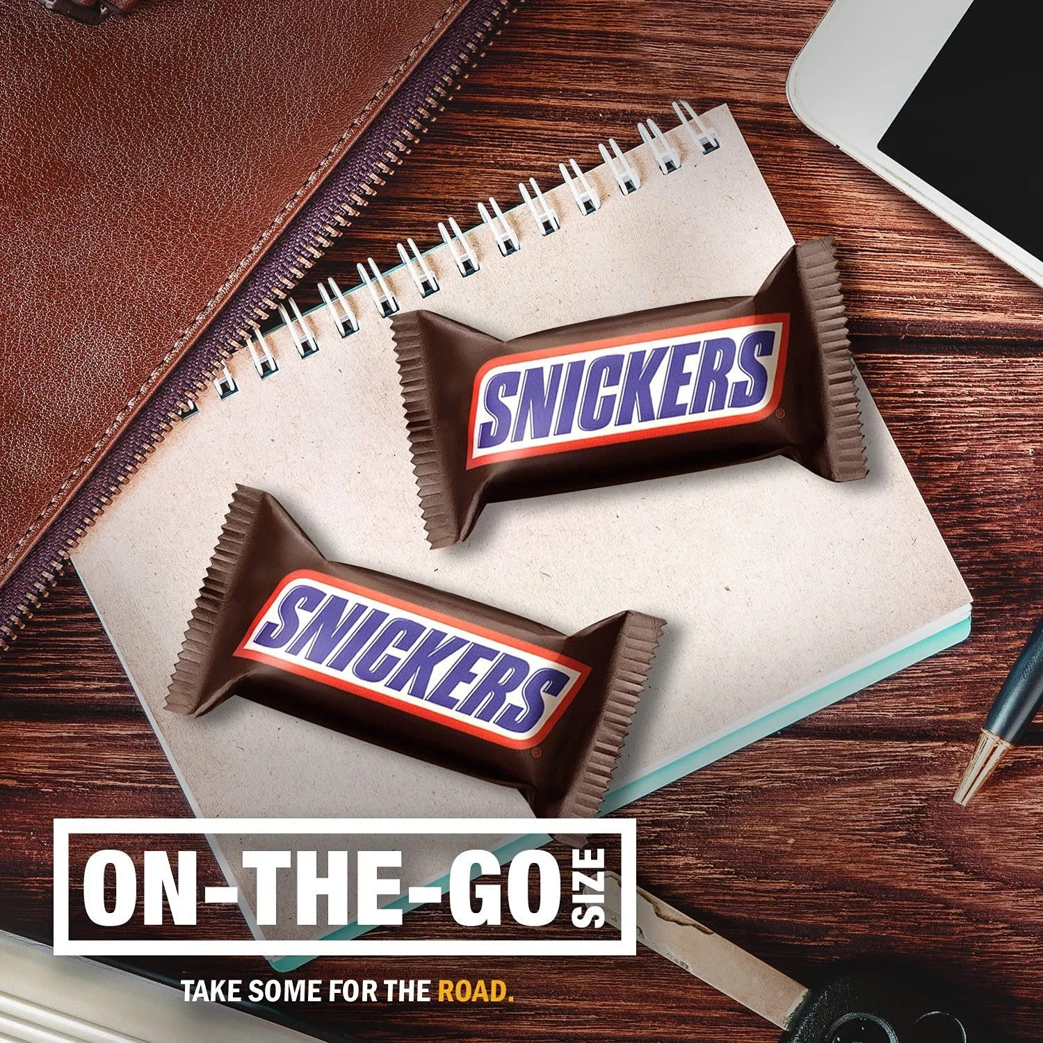 Snickers Milk Chocolate Fun Size, Bulk Holiday Wrapped Candy Bars (5 Pounds)
