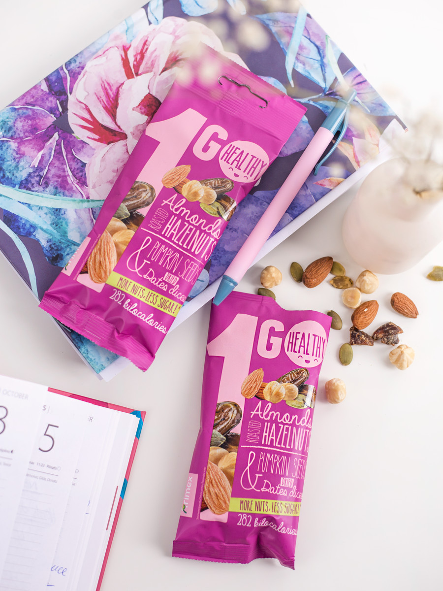 1GO Dried Fruits & Nuts Mix Snack Pecan Cashew Cranberries Pineapples Mango Goji