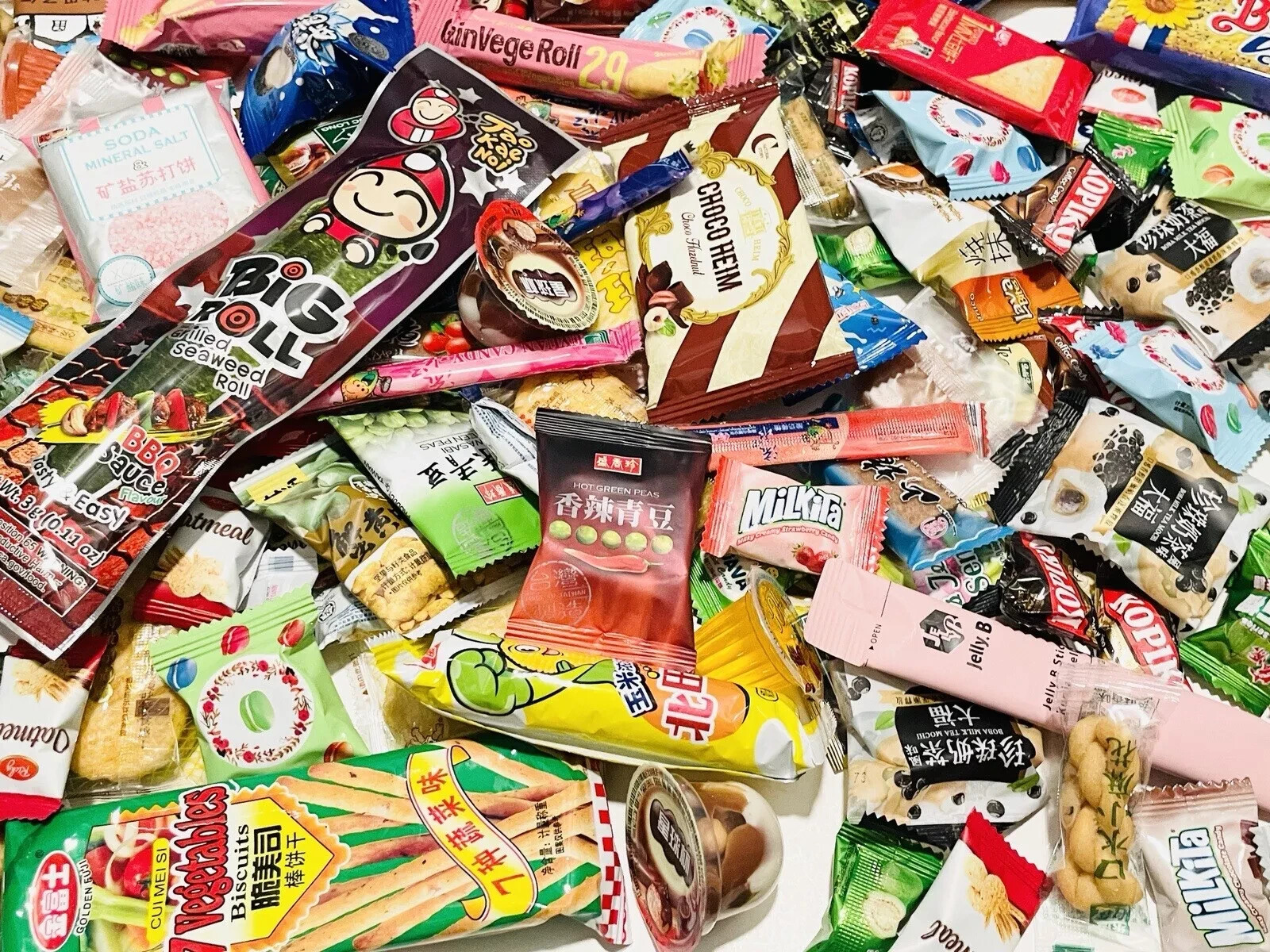 140 Piece +2 Full Size Snack Box Asian Japanese Chinese Korean Mix Snack Box