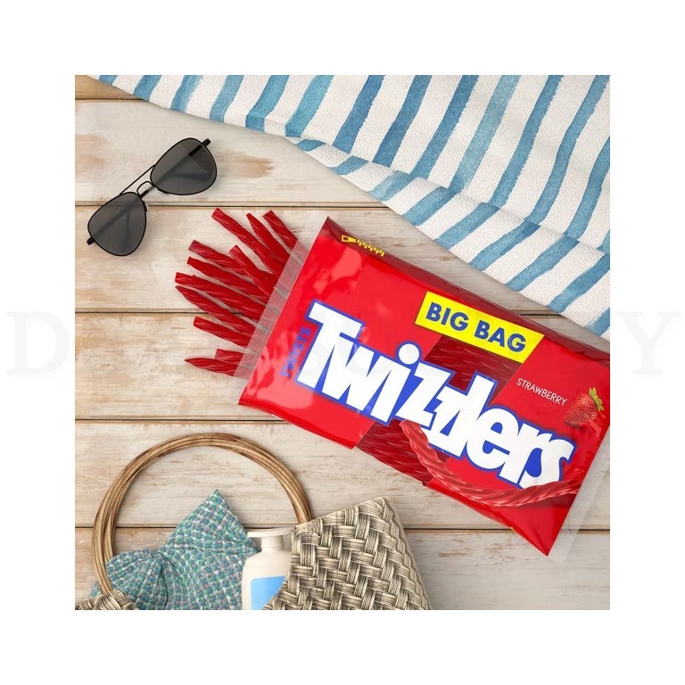 Twizzlers Twists Strawberry Licorice Candy Zipper Bag 32oz Lot of 4 Bags