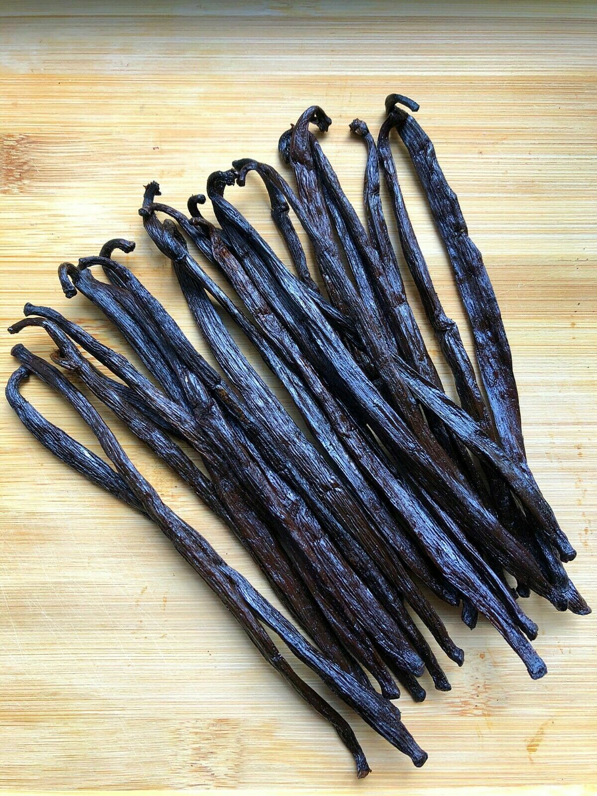 Tahitian Bourbon Vanilla Beans Grade B, Whole Beans for Baking and Extract
