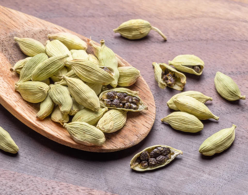 Cardamom Pods (Elaichi) – Premium Quality | 100% Natural & Fresh Spice Cooking