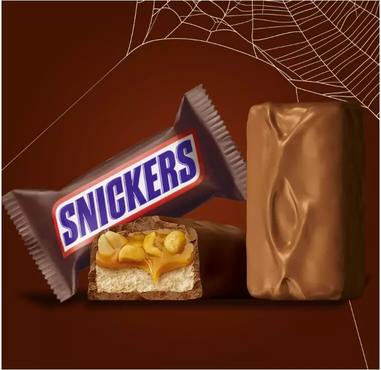 SNICKERS Fun Size Chocolate Candy Bars, 18.71 oz Jumbo Bulk Candy Bag