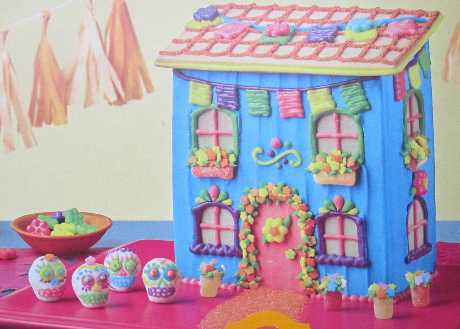 Casa de Celebracion Celebration Cookie House Kit Dia de Muertos 35.1oz 994g